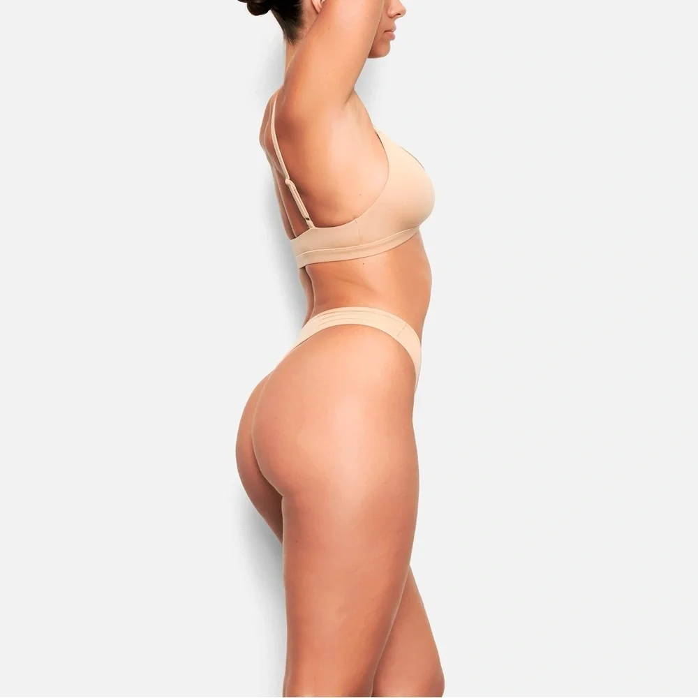 SKIMS FITS EVERYBODY TRIANGLE BRALETTE | STYLE: BR-TRI-2024 |COLOR: CLAY |NEWNWT - Picture 6 of 11